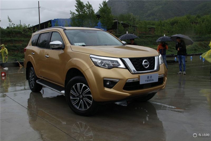 路虎卫士5.0v8和g63怎么选,卫士110v8对比大g