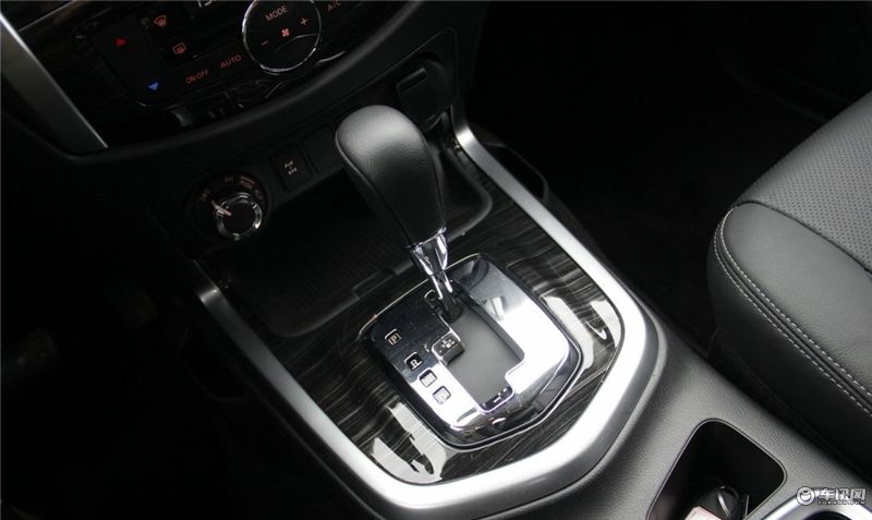 路虎卫士5.0v8和g63怎么选,卫士110v8对比大g