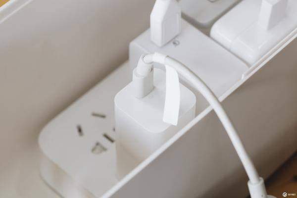 最小体积的100w充电器,最小的65w氮化镓充电器