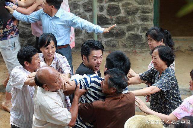 村干部严惩村霸,打击村霸乡霸标准