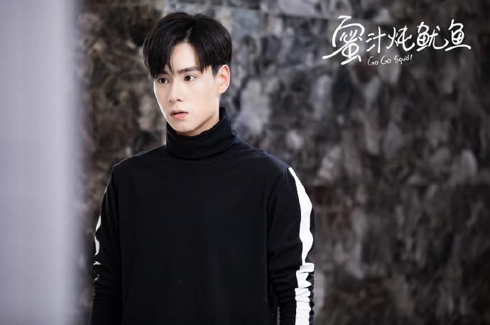 胡一天蜜汁炖鱿鱼杨紫李现pk演技,蜜汁炖鱿鱼胡一天高清壁纸