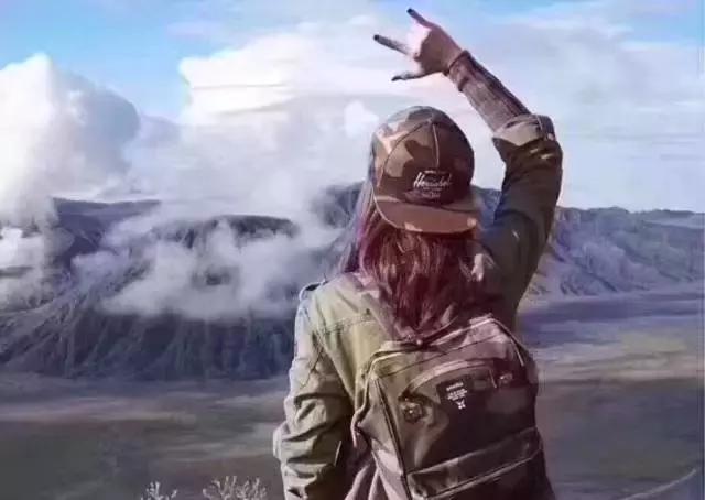 买包解决不了问题就背上行囊,买包文案