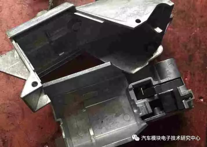 蒙迪欧致胜检测不到钥匙转向故障,蒙迪欧致胜转向系统已锁怎么解除