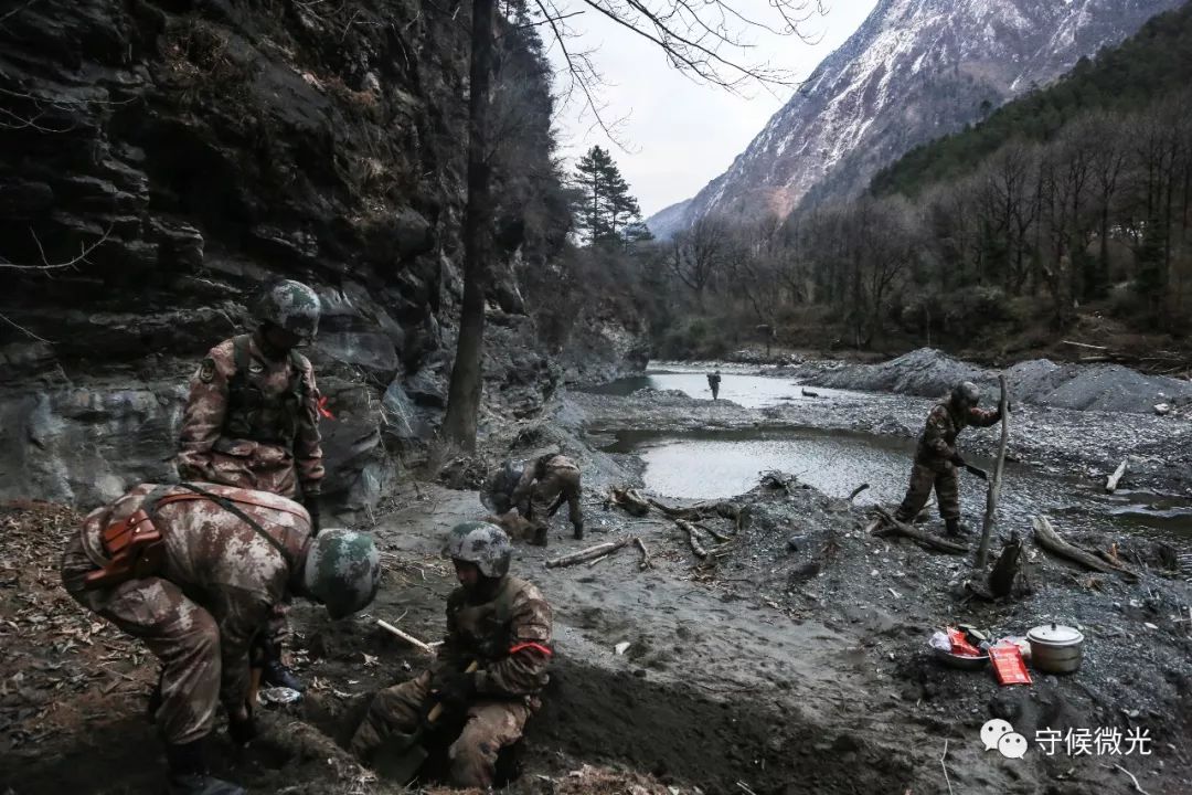 品图：大国末梢的站立者