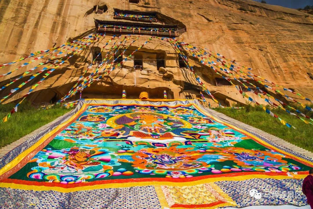 塔尔寺的晒佛节,一年一度的晒佛节