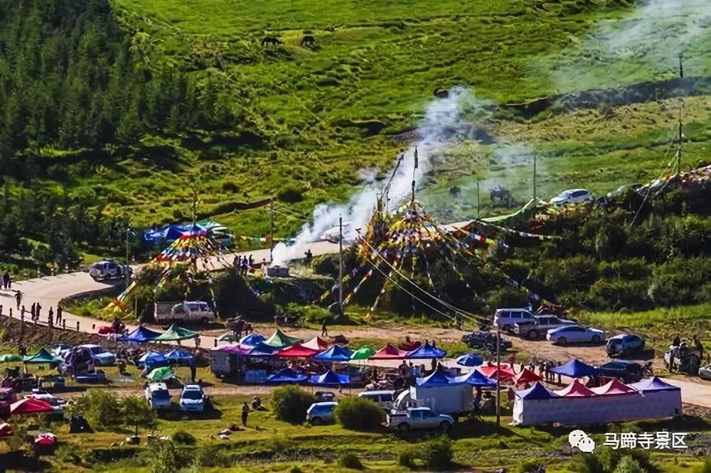 塔尔寺的晒佛节,一年一度的晒佛节