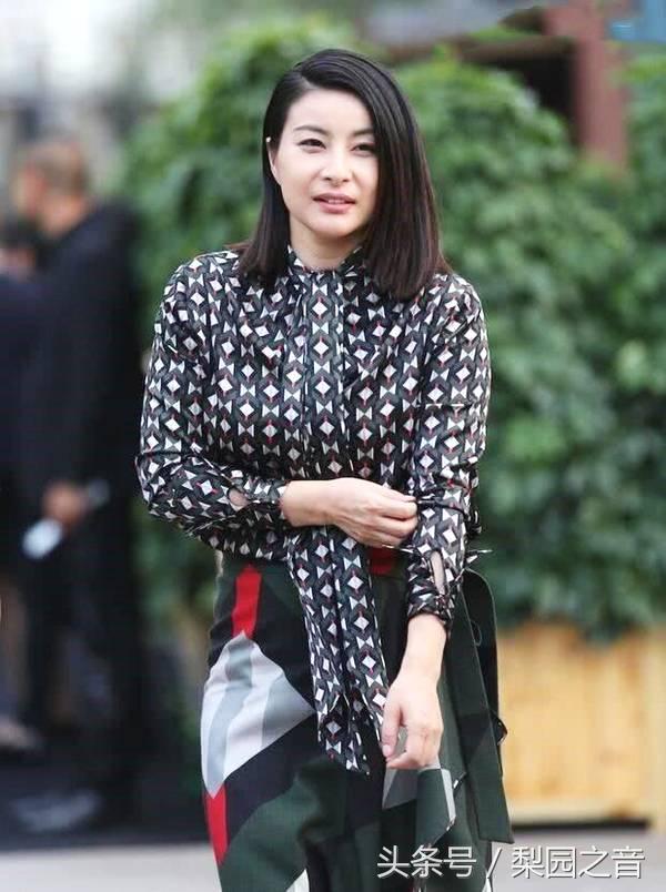 郭晶晶胖了,郭晶晶终于穿得像豪门阔太了