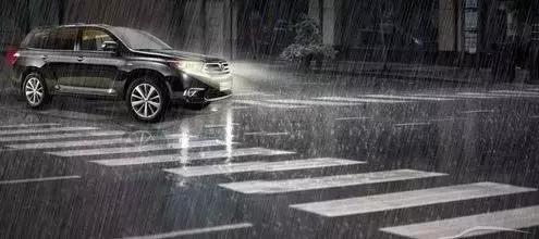 雨天出行关注安全望一切安好,雨天安全出行