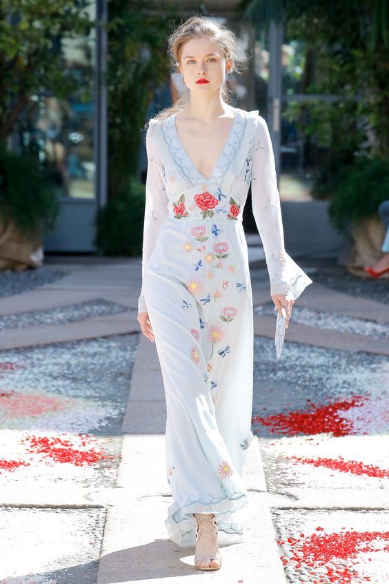 贫胸是什么原因导致的,贫胸与平胸的区别