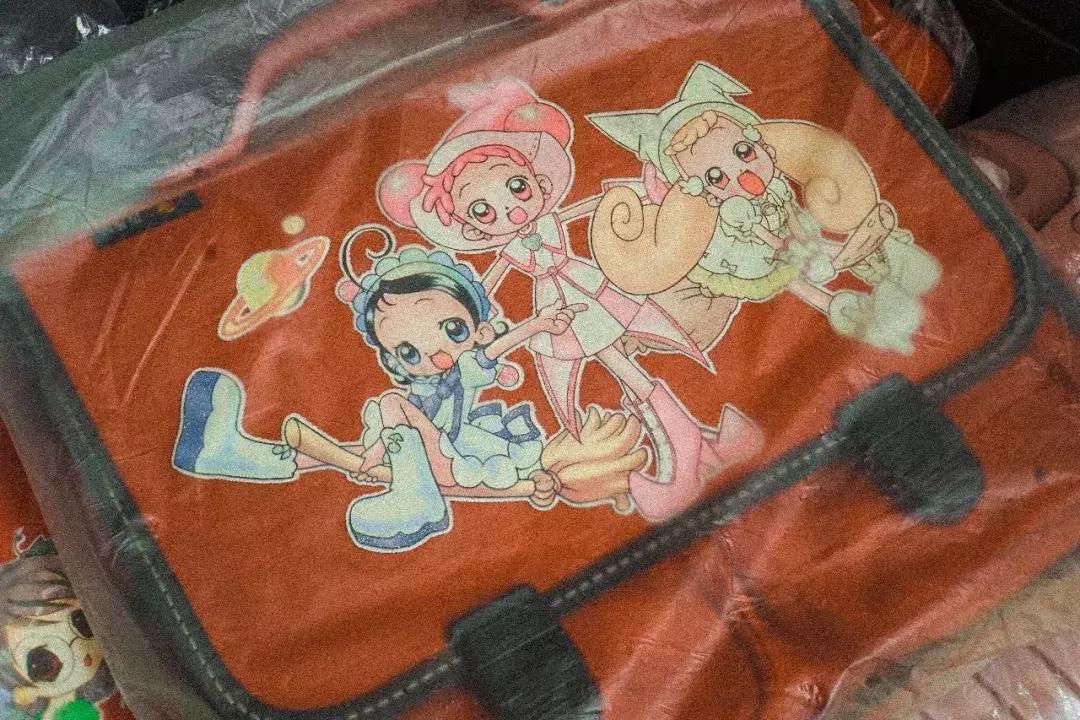 几乎每个莞城人都在这家店买过书包，如今却要跟它说再见了……