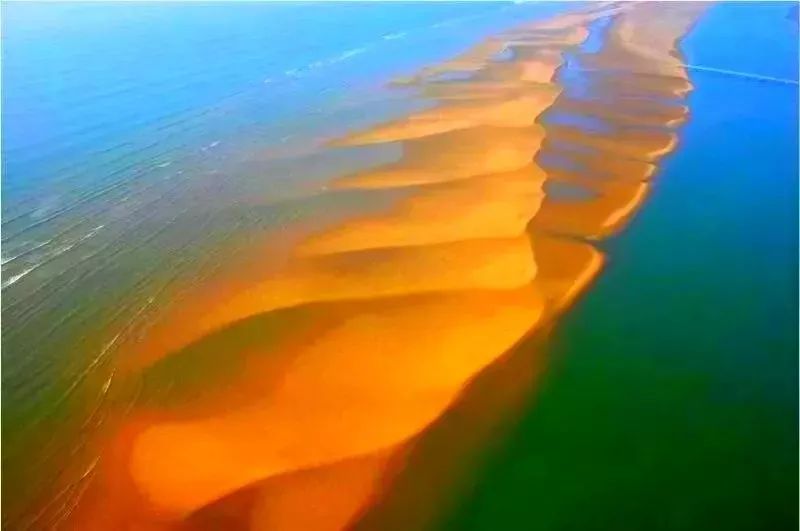 马尔代夫的蓝天绿树水清沙白,北京周边绝美海滩