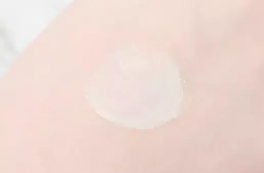 她用200万面霜公开打脸小红书女星？娱乐圈化妆品同款扒料！