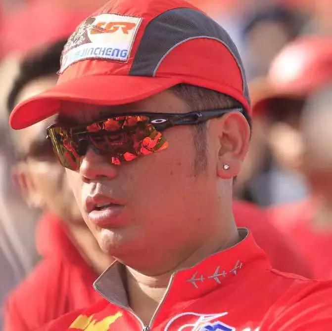 不好！Vvip摔车了！