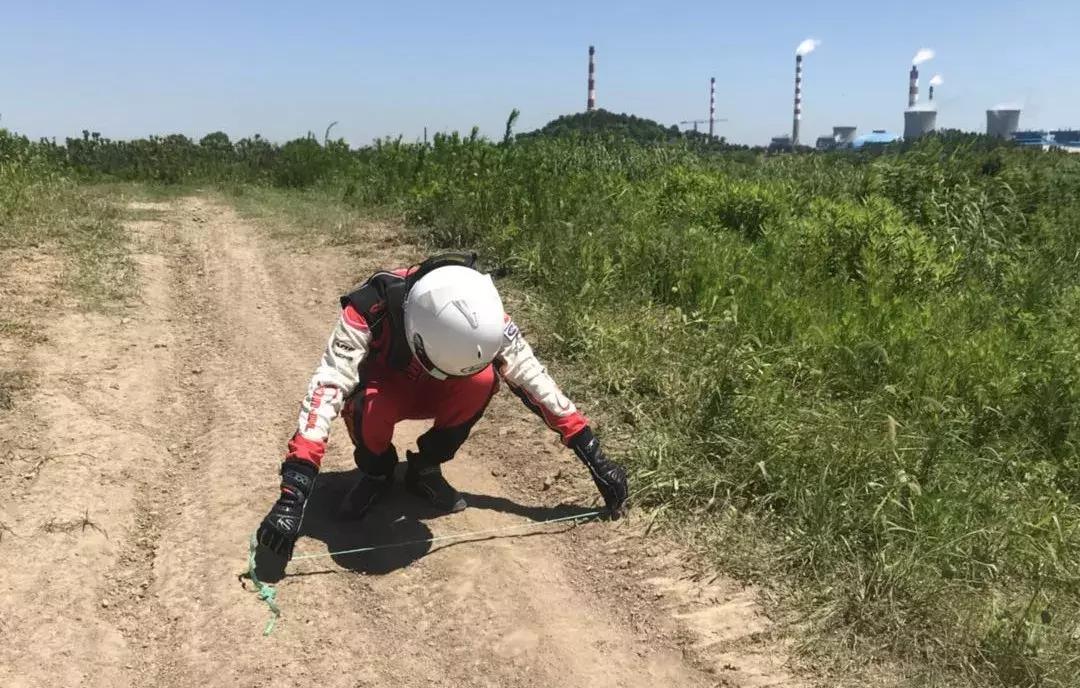 不好！Vvip摔车了！