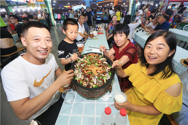 青岛啤酒节海鲜大咖探店,青岛啤酒节海鲜美食