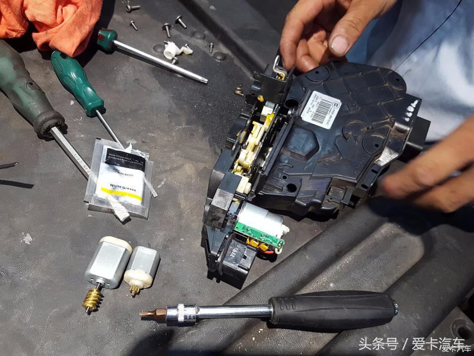 23款路虎揽胜钥匙失灵解决方法,路虎揽胜左前门锁动但锁不了