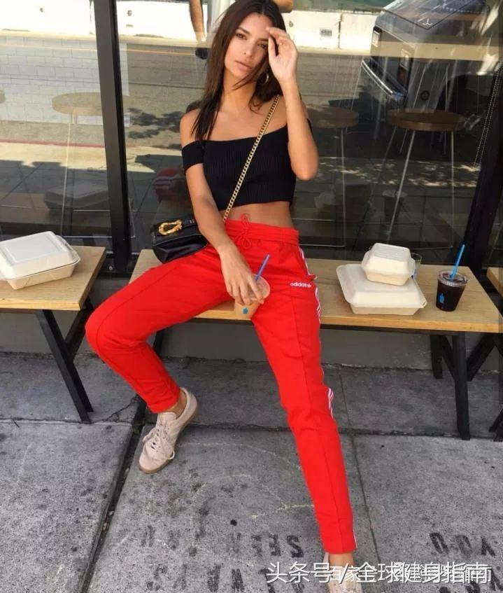 12岁就C*杯罩**，因为胸太大被维密嘲讽，健身网红圈的教科书！