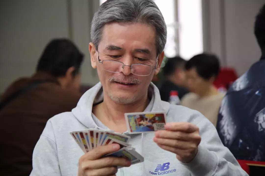 每晚6点，一百万上海男人都在干同一件事丨现在上海