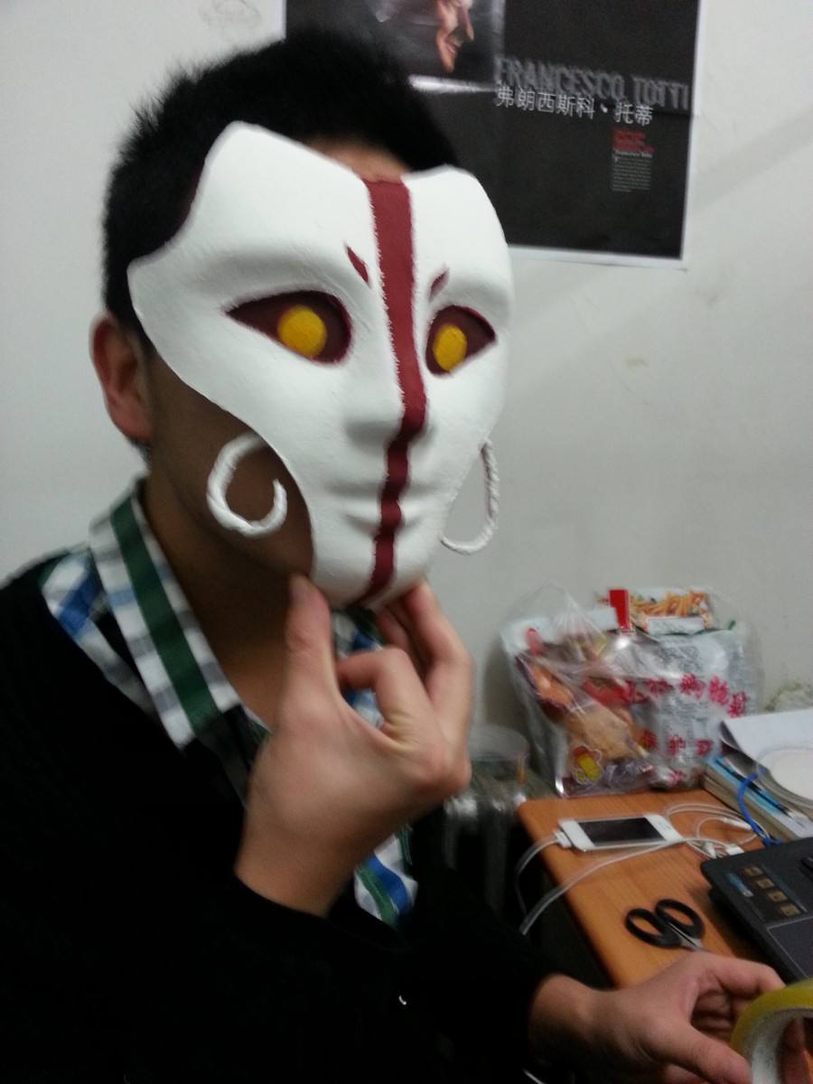 一位教授给孩子批改作业,一个老师给学生发试卷