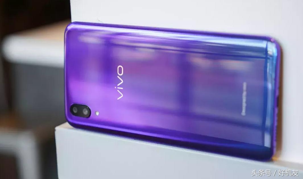 盘点手机惊艳的配色,一款变色的手机