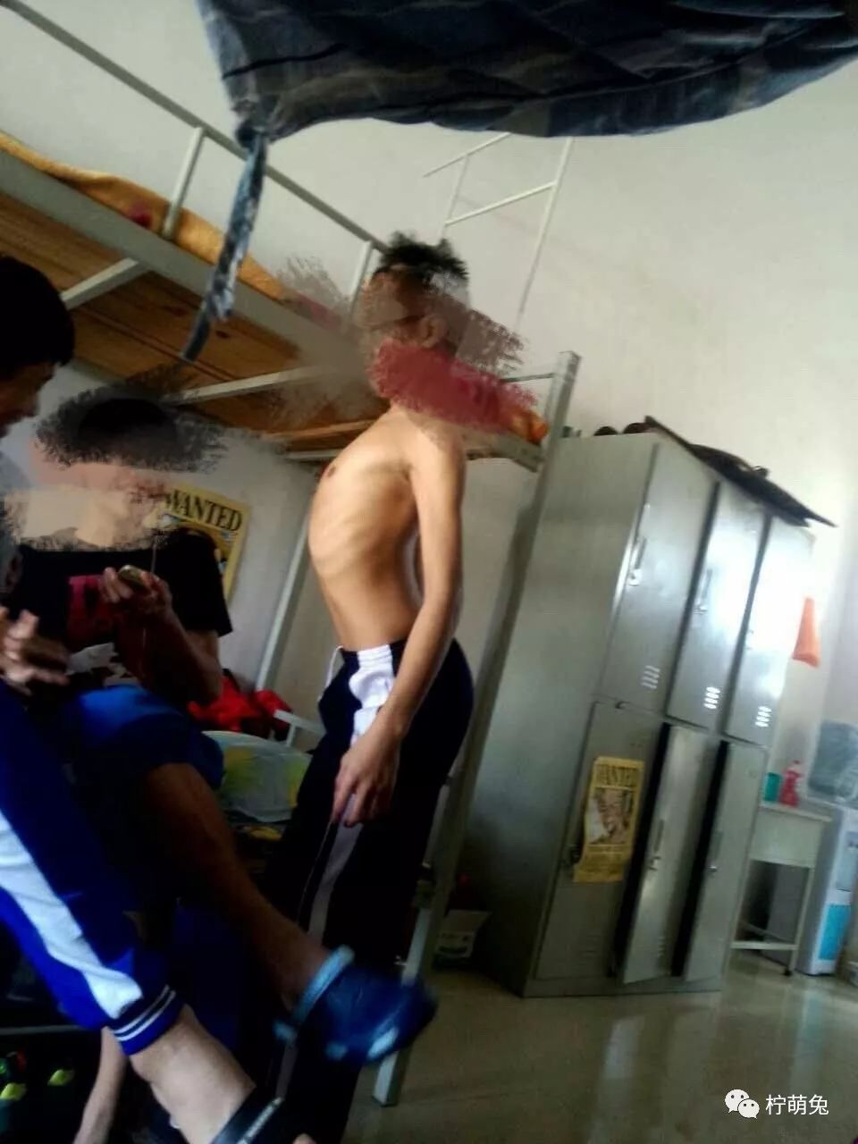 网友晒室友搞笑段子,室友糗事