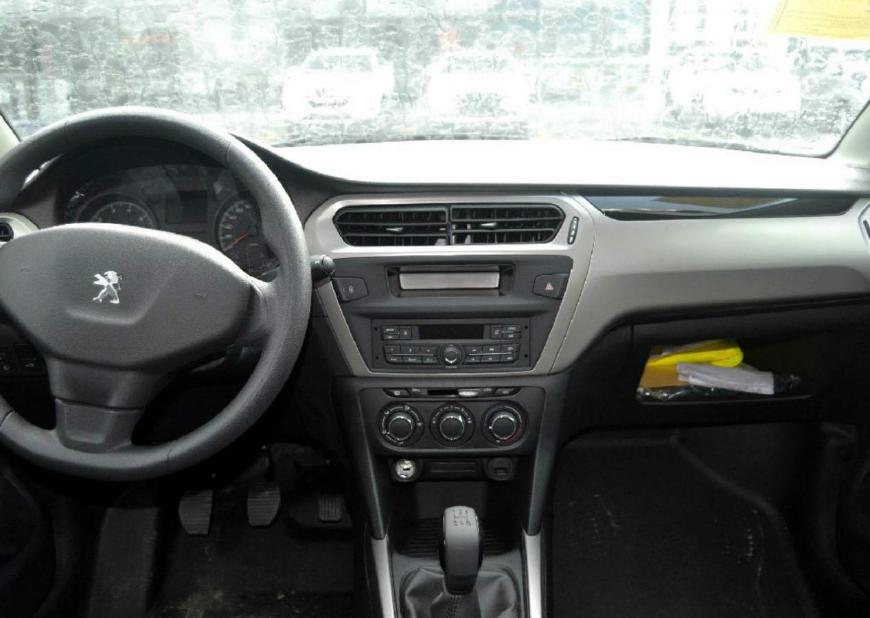 10万左右操控性价比高的车,标致301操控性能怎么样