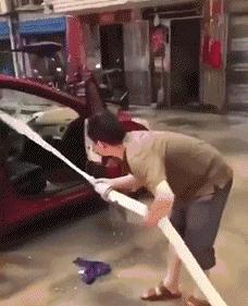 车头上的死虫用什么可以去除,车身上的飞虫尸体怎么清除