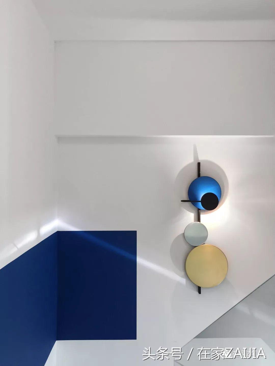 客厅正中放个大楼梯，也太好看了吧！