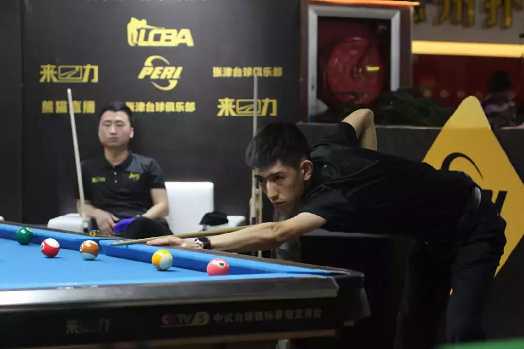 楚秉杰1比12大反超,楚秉杰低杆弧线
