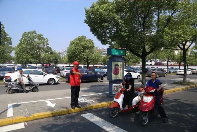 志愿者对行人交通文明劝导视频,文明交通劝导志愿者的主要任务