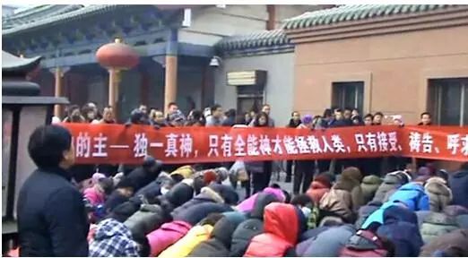 诅咒与禁锢：邪恶帝国内被游戏的人生