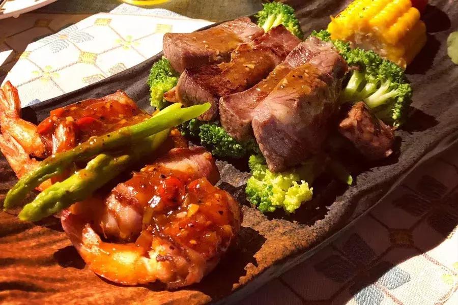 上周末，我在西安参加了一个非常Skr的潮人聚会