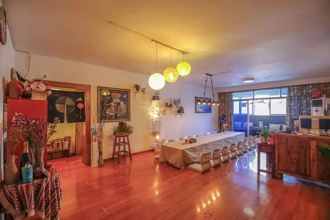 成都嗨吧哪里最好玩,成都住宿哪里便宜又方便民宿