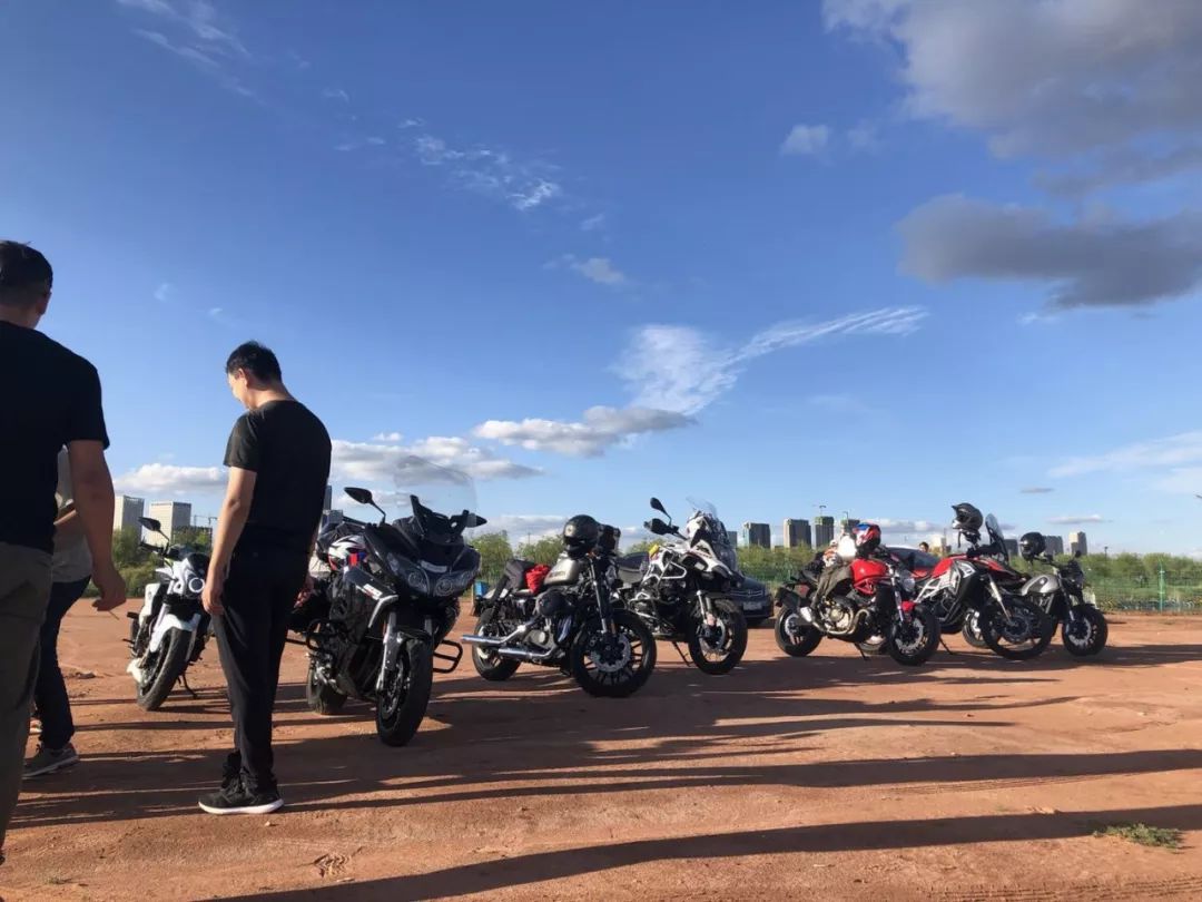 骑摩托车要什么驾驶证吗,骑摩托车需要考什么驾照