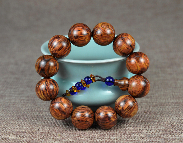 紫檀柳是老挝黄花梨,鉴别紫檀柳和黄花梨