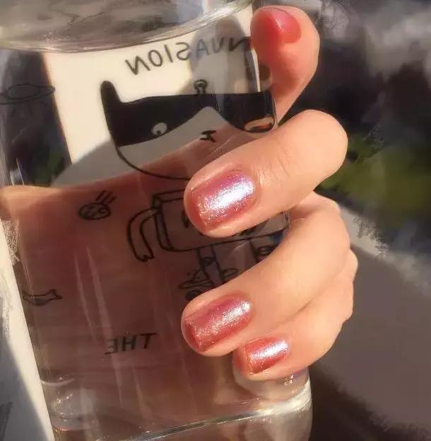 有几种指甲油是可以很漂亮的,颜色好看的平价可撕拉指甲油