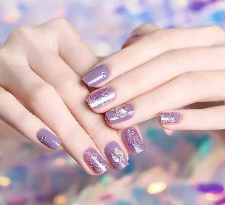 有几种指甲油是可以很漂亮的,颜色好看的平价可撕拉指甲油