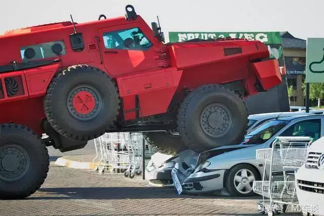 乔治巴顿越野车vs奔驰大g,奔驰迈巴赫g680越野车