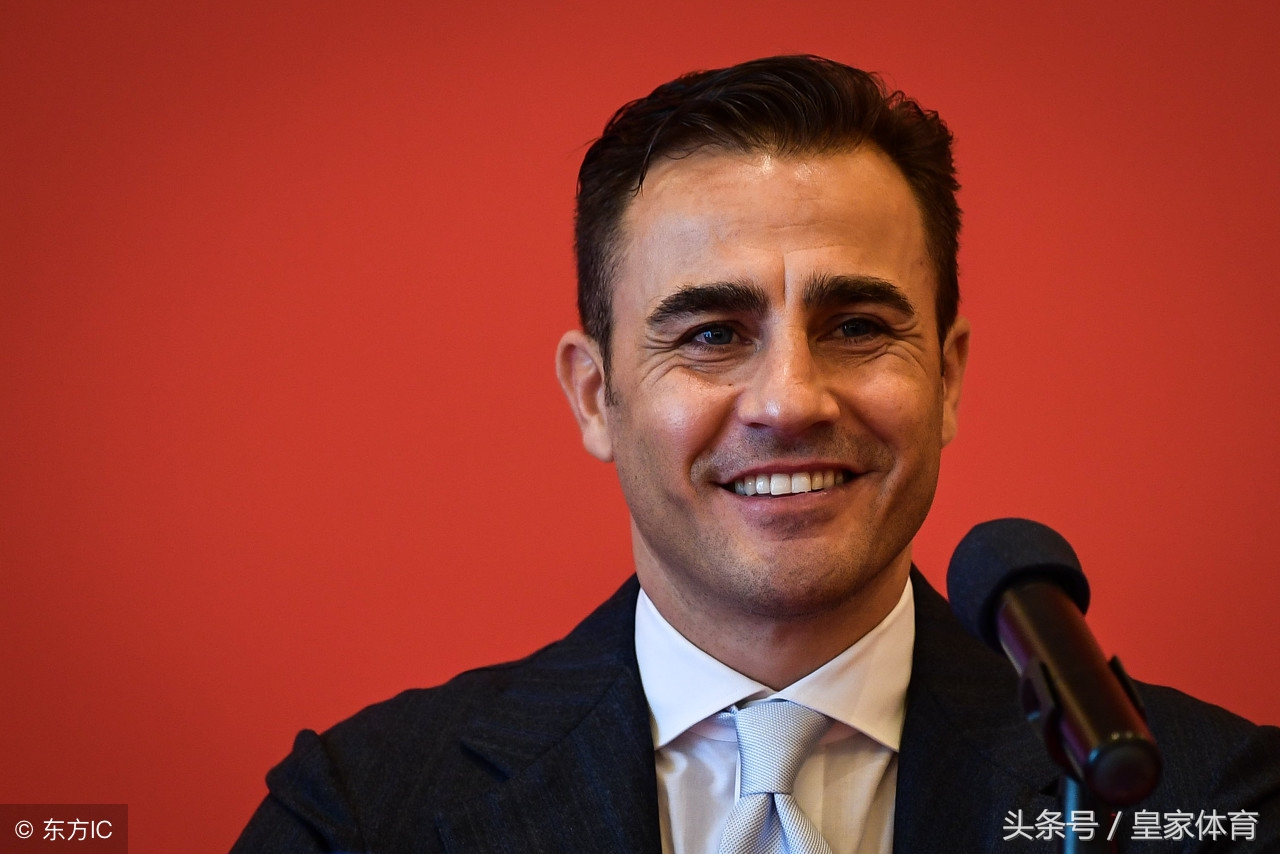 足坛1974年出生的球星,足坛历史最强球员力压罗纳尔多