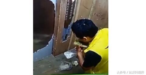 外卖员偷吃外卖事件,外卖偷餐事件越来越多