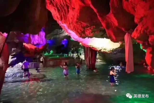 温泉水滑洗凝脂,温泉水滑洗凝脂什么意思