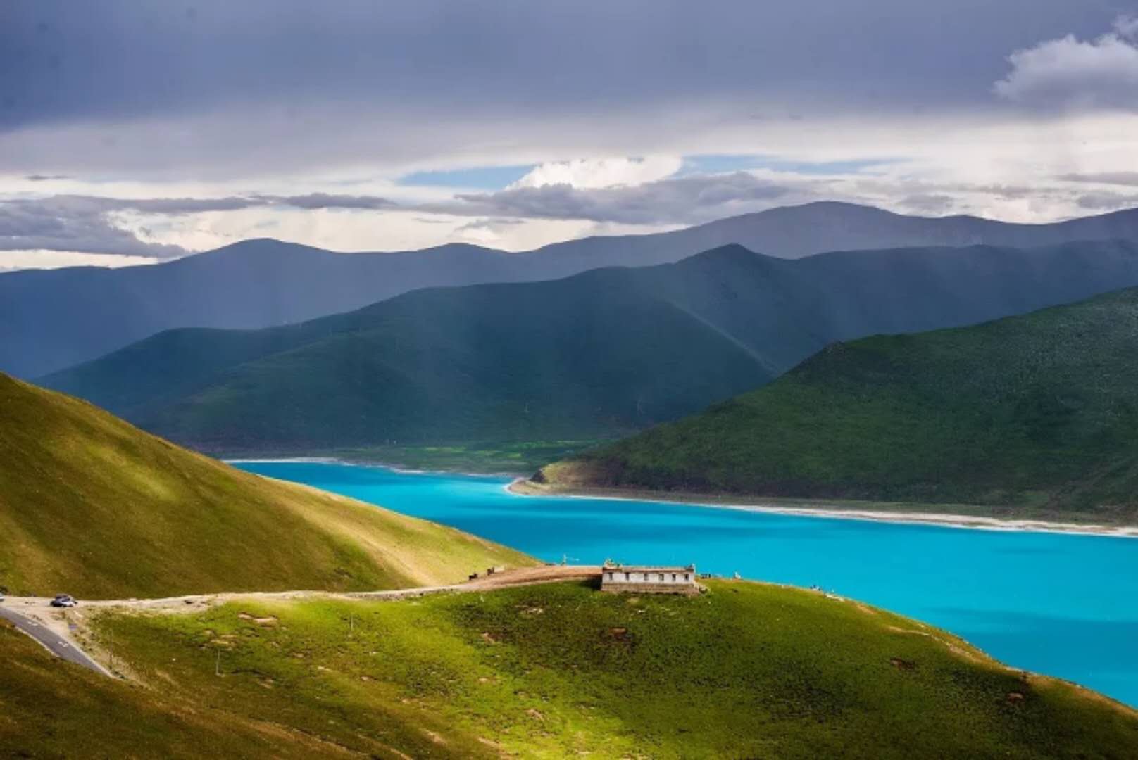 四姑娘山稻城亚丁色达线路,亚丁稻城和四姑娘山是一个地方