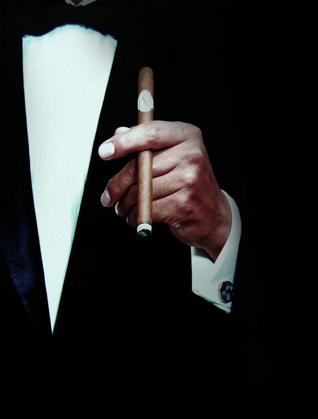 抽雪茄是种什么感觉,如何正确抽雪茄不上瘾