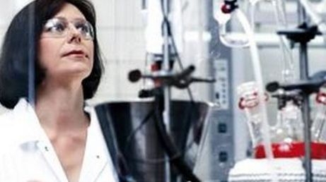 你的豆豆有救了！这瓶不到200块的德倍护万用水“去豆神奇”，我替你先试了！