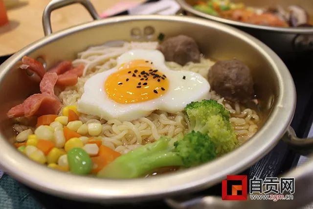 为什么饭店里的方便面那么好吃,第一次觉得方便面很好吃