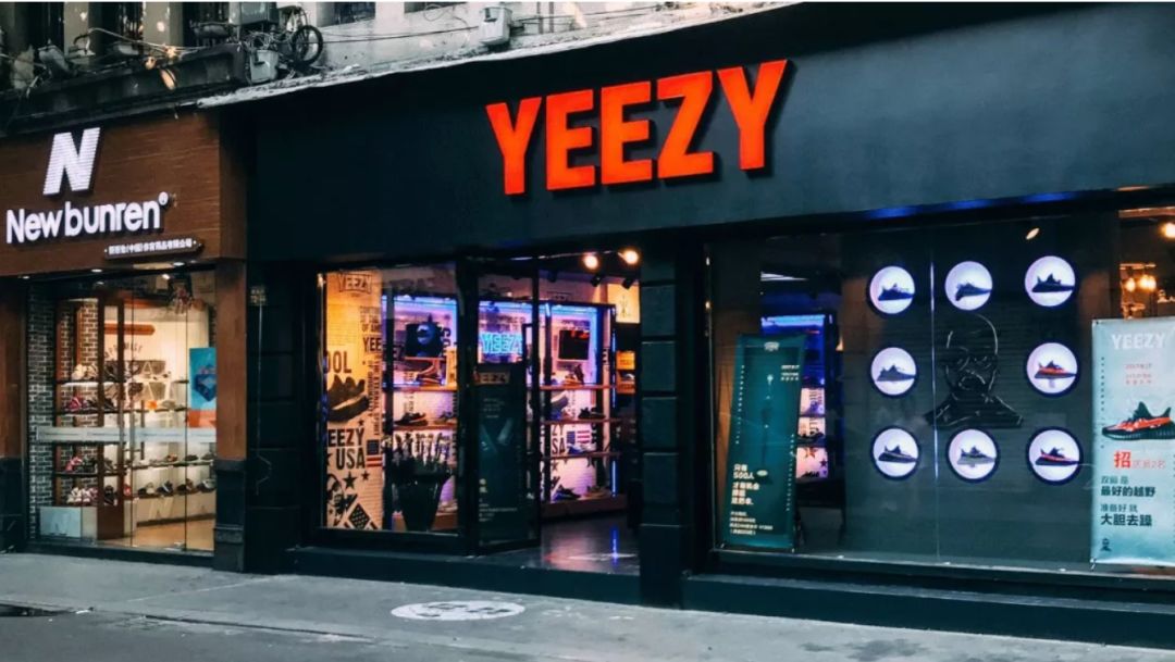 终于摆脱代购，国内第一家Spureme落户深圳！