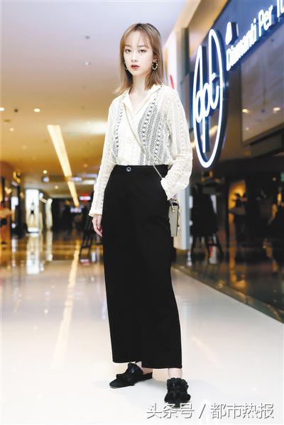 怎么穿蕾丝不土气好看,蕾丝怎么穿好看图片