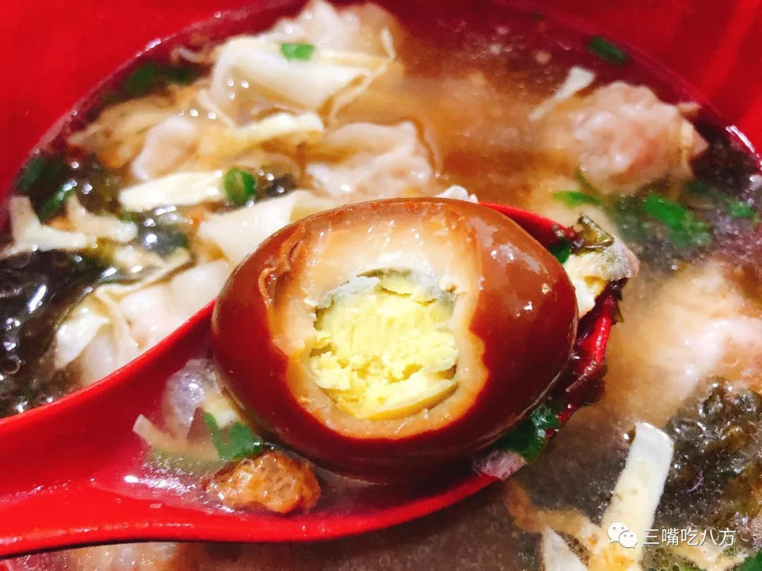 当年要是我没去批发美容美发产品，现在哪里还有小杨生煎的机会！