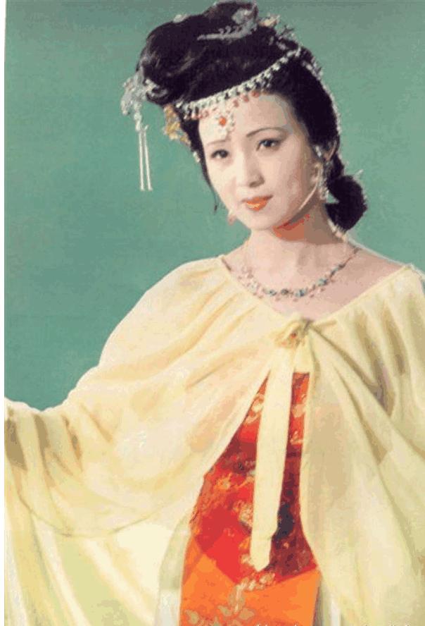 红楼第一美人，皇室的女儿，秦可卿为何甘愿和公公发生不伦恋？