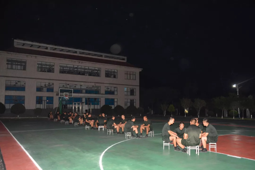 留队申请书感人,留队申请书10篇精华版